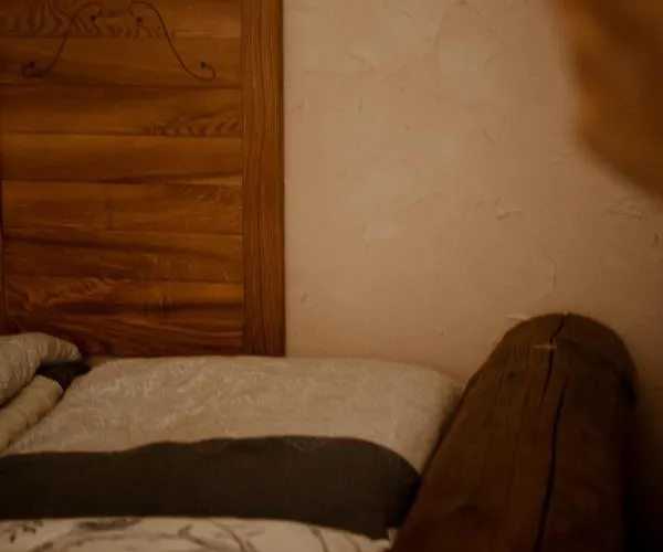 Rajska Willa מלון