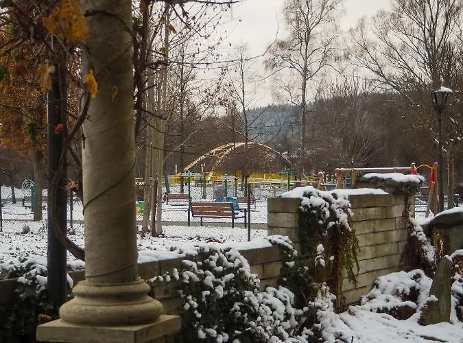 מלון Rajska Willa *